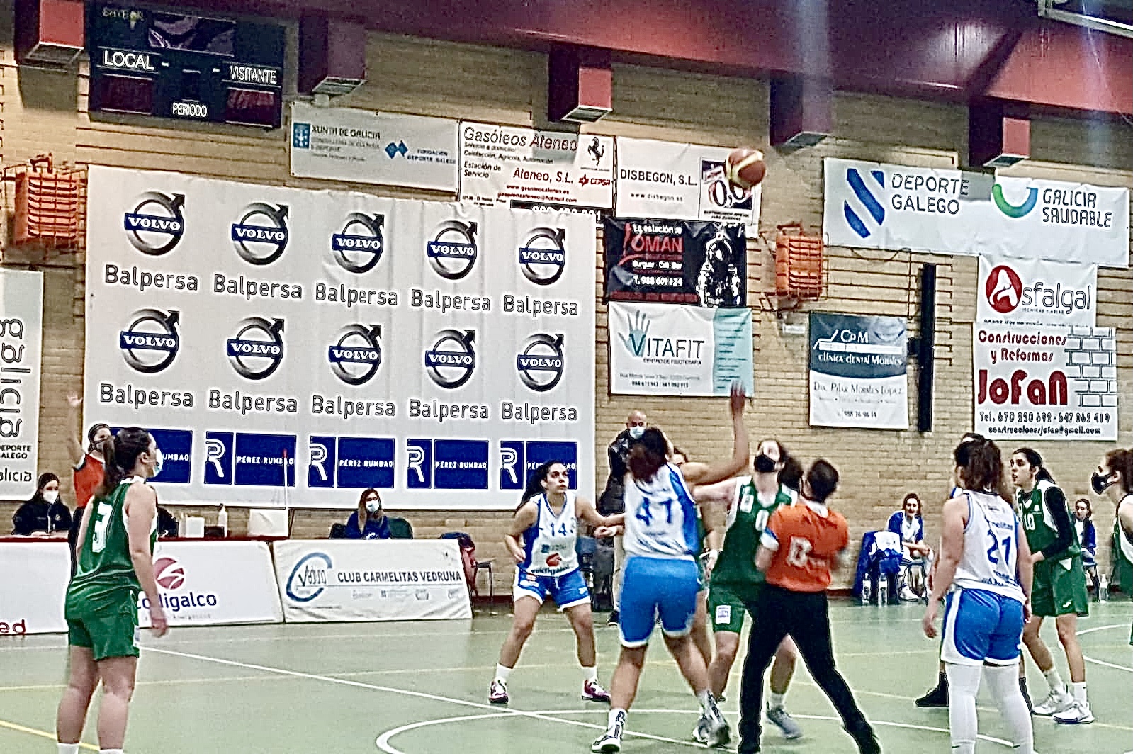 Lee más sobre el artículo Un buen Universidad de Oviedo y un arbitraje nefasto impiden que el Codigalco consiga un resultado más holgado